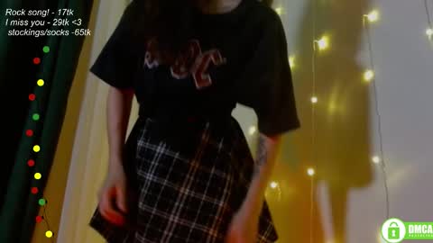 hey Im Leia and I love rock  online show from September 28, 7:34 pm