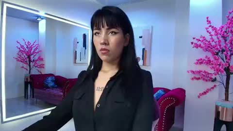 Leia.  online show from October 9, 6:35 pm