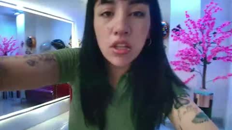 Leia.  online show from November 3, 11:22 am