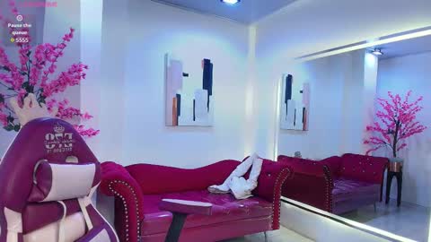 Leia.  online show from September 26, 11:07 am