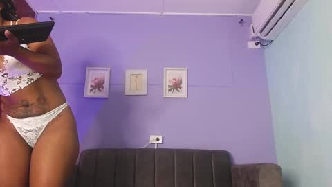 leidy_valencia online show from September 17, 2:09 pm