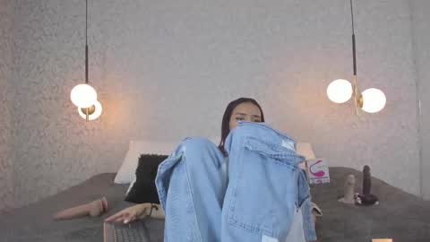 LEIGH ANGELS online show from September 19, 9:29 pm