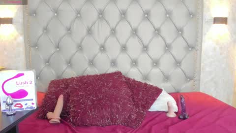 LEIGH ANGELS online show from February 18, 1:32 am