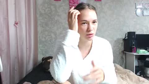 leila_bambi_ online show from October 17, 9:24 am