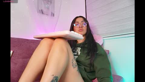 Leila online show from September 28, 4:16 pm