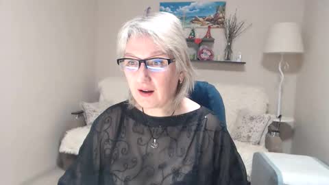 Leila Kinky online show from April 14, 11:35 am