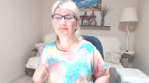 Leila Kinky online show from June 8, 3:40 am