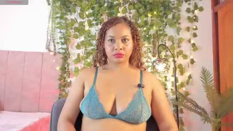 leilapom online show from July 8, 7:06 pm