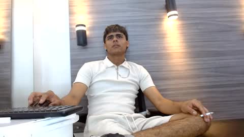 lelehott01 online show from June 23, 2:52 am