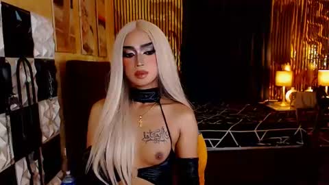 lemonass_ online show from June 14, 9:11 am