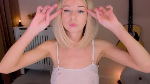 Lena online show from April 4, 2:24 pm