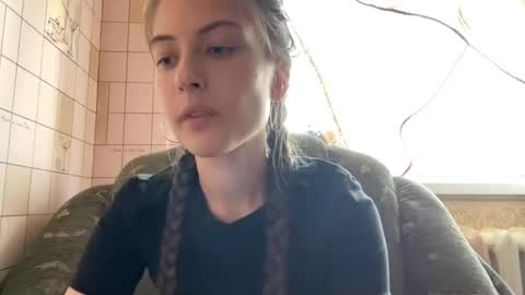 Hellomy name is Natalyits my first day here nice to meet you Give me 50 thumbs ups online show from June 3, 3:28 pm