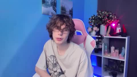 Leo online show from October 15, 3:46 pm