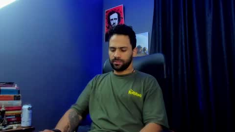 Snapshot of leo_diaz01 chatting on January 23, 3:01 pm Leo Diaz online show from January 23, 3:01 pm
