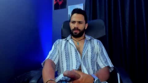 Snapshot of leo_diaz01 chatting on March 4, 4:27 am Leo Diaz online show from March 4, 4:27 am