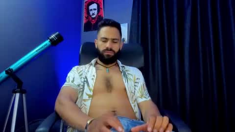 Snapshot of leo_diaz01 chatting on December 29, 5:12 pm Leo Diaz online show from December 29, 5:12 pm