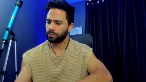 Snapshot of leo_diaz01 chatting on February 4, 3:54 am Leo Diaz online show from February 4, 3:54 am