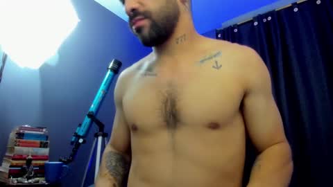 Snapshot of leo_diaz01 chatting on February 17, 2:09 am Leo Diaz online show from February 17, 2:09 am