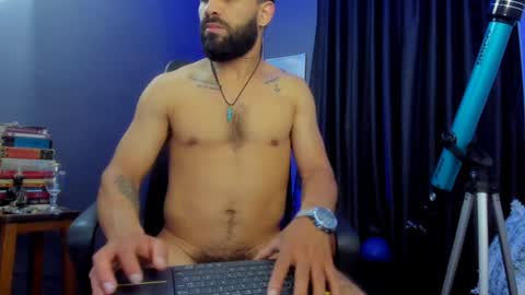 Snapshot of leo_diaz01 chatting on January 12, 7:21 am Leo Diaz online show from January 12, 7:21 am