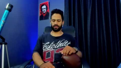 Snapshot of leo_diaz01 chatting on February 10, 12:30 am Leo Diaz online show from February 10, 12:30 am