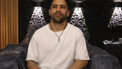 Leo  Diaz online show from April 11, 6:40 am