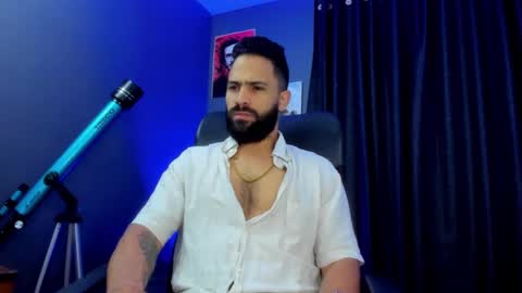 Snapshot of leo_diaz01 chatting on January 3, 10:51 pm Leo Diaz online show from January 3, 10:51 pm