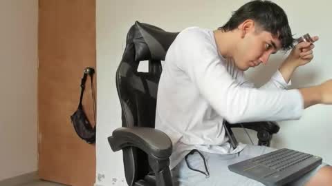 Leo Jones online show from November 14, 4:20 pm