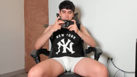 Leo Jones online show from February 11, 11:08 pm