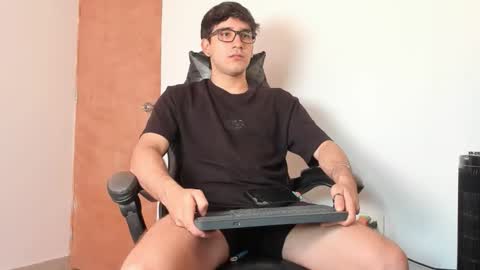 Leo Jones online show from February 7, 8:01 pm