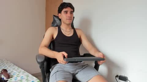 Snapshot of leo_jones389 chatting on March 5, 4:24 pm Leo Jones online show from March 5, 4:24 pm