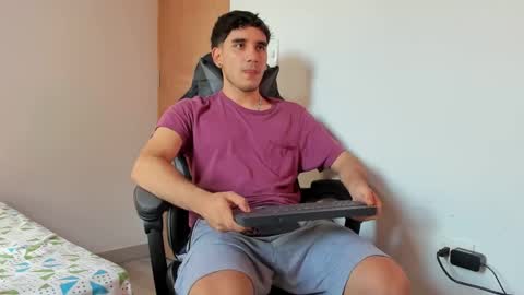 Snapshot of leo_jones389 chatting on January 21, 9:46 pm Leo Jones online show from January 21, 9:46 pm