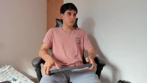 Snapshot of leo_jones389 chatting on March 7, 9:06 pm Leo Jones online show from March 7, 9:06 pm