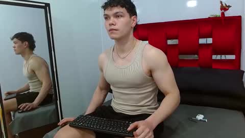 leo_morris online show from December 28, 12:56 pm