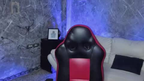 Leo independent model online show from September 25, 3:24 am