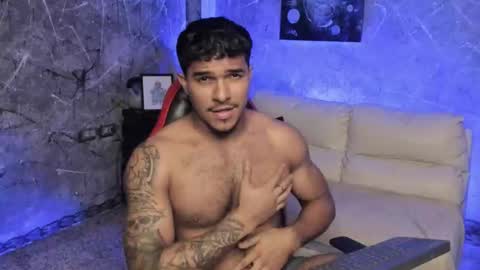 Leo independent model online show from November 28, 2:30 am