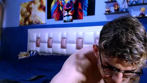 Snapshot of leo_tyrone chatting on March 4, 2:32 pm Leo online show from March 4, 2:32 pm