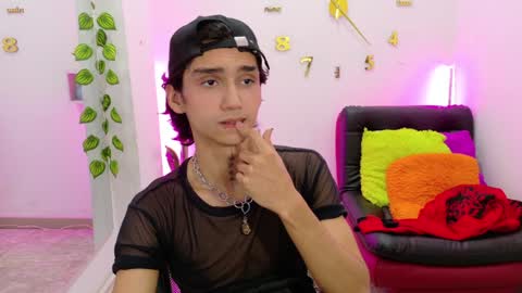 Leo online show from January 14, 8:15 pm