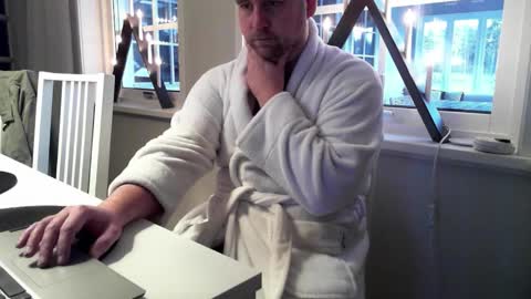 Leofromsweden online show from December 16, 8:31 am