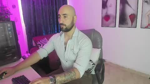 Leon online show from January 8, 2:56 pm