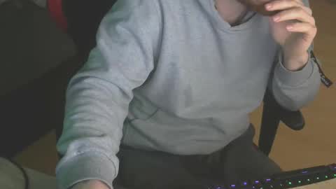 Snapshot of leon_97 chatting on January 5, 2:41 pm Lele 97 online show from January 5, 2:41 pm