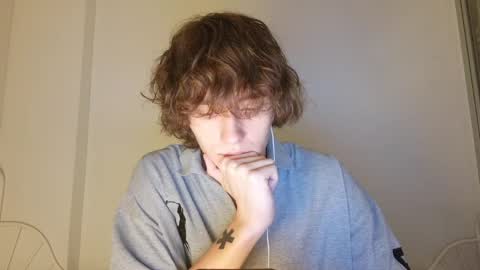 Leon online show from April 18, 9:59 pm