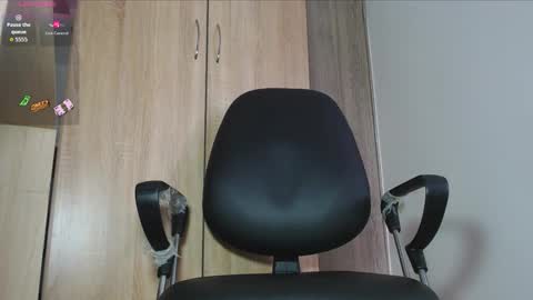 iam leonal online show from December 1, 5:55 pm