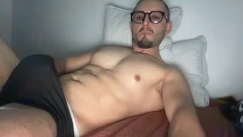 leonandresough online show from October 19, 11:31 pm