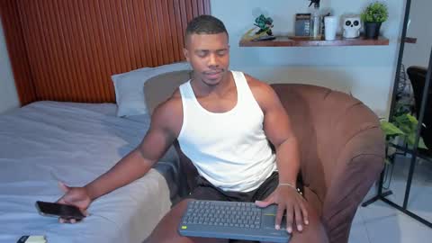 Leandro jones online show from September 10, 9:10 am