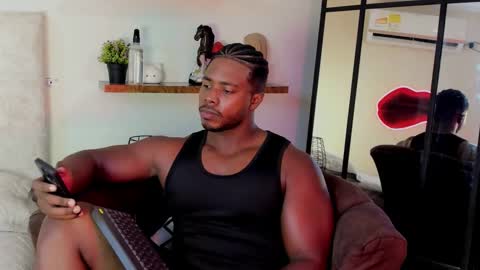 Leandro jones online show from February 10, 10:35 pm