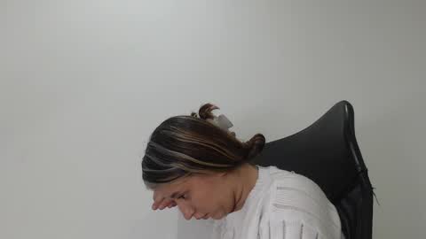 Leonella online show from January 3, 10:40 pm