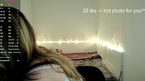 Yesenia online show from May 13, 5:00 pm