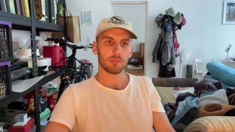 Leon online show from October 9, 2:11 pm