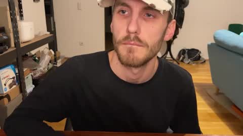 Leon online show from December 16, 4:05 pm