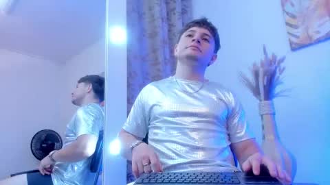 Leo  online show from October 16, 9:46 pm